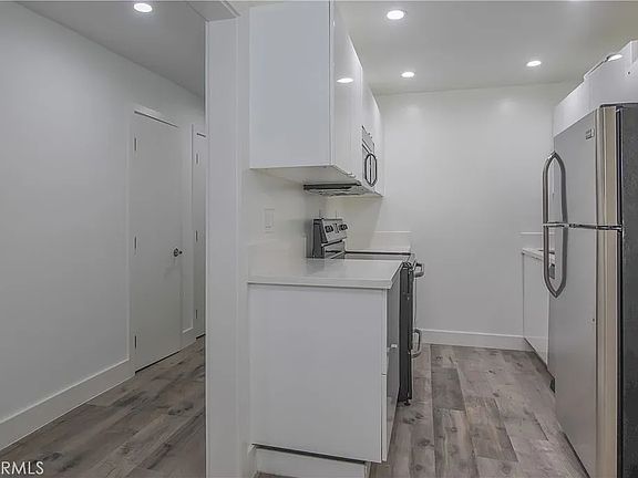 5th image of 811 1/2 6th St #L-102