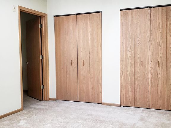 5th image of 302 Prairie Heights Dr APT 308