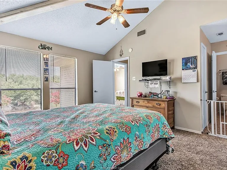400 Fall Cir #C — Photo 8