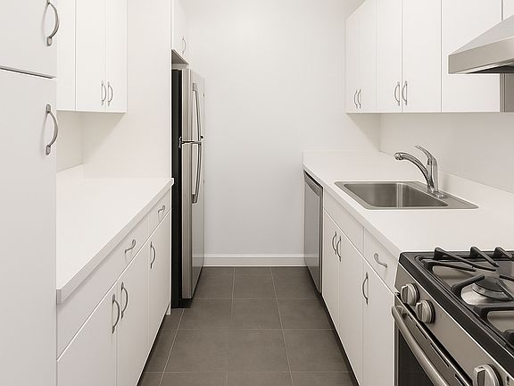 4th image of 201 E 12th St APT 206