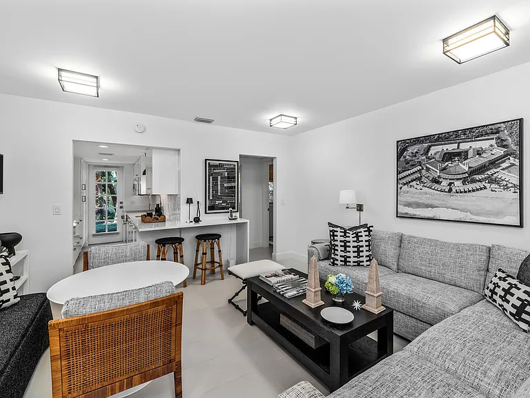 134 Peruvian Ave #104 — Photo 7