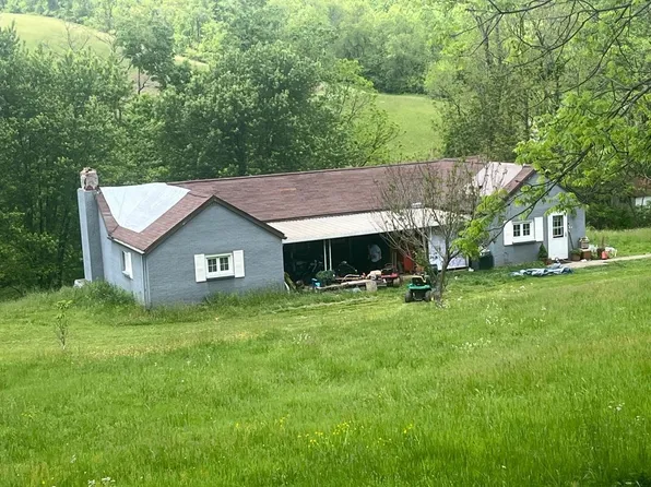 625 Oakford Park Rd, Greensburg, PA 15601