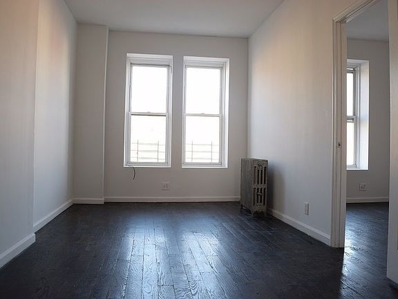 3rd image of 214 Van Buren St #2WS