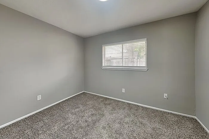 24030 Griffin House Ln — Photo 14