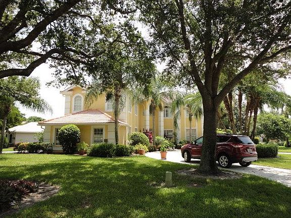 2nd image of 12014 Mahogany Isle Ln