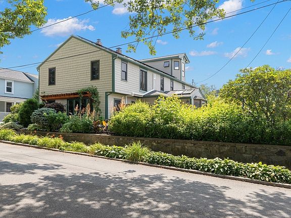 5th image of 17 Sutton Ave