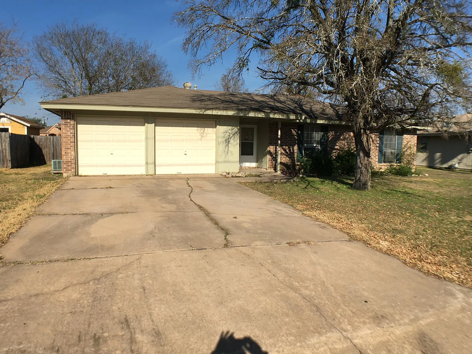 3 bed, 1356 sqft, $1,900 — Photo 1