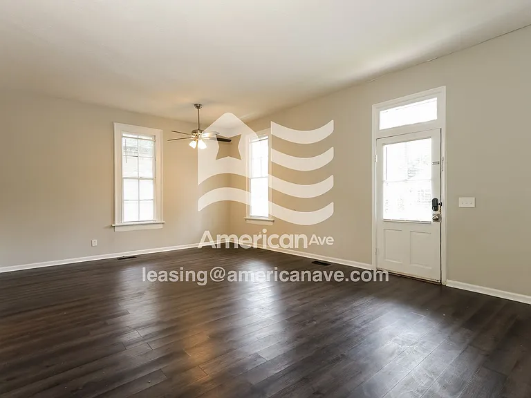 842725_003_wm_-_living_room_12959872.jpg
