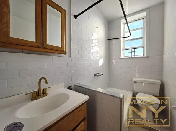 121-06 109th Avenue #D8, photo 5