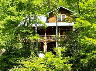 3833 Deep Gap Rd, Flat Rock, NC 28731