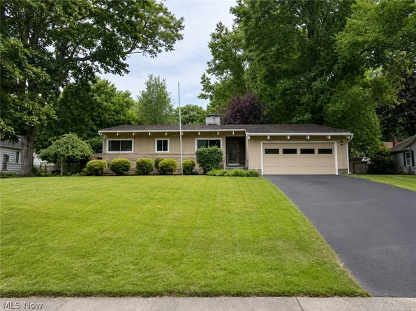 570 Mardon Ave, Akron, OH 44303