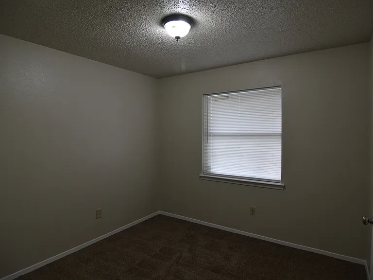 6809 Westglen Dr — Photo 13