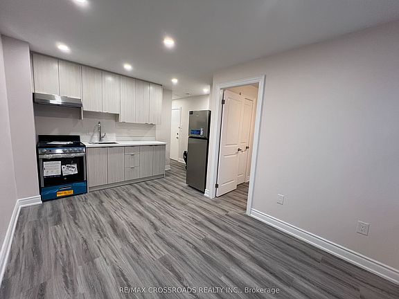 2nd image of 1324B Gerrard St E APT 1