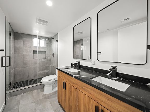 5th image of 6055 Craner Ave #2