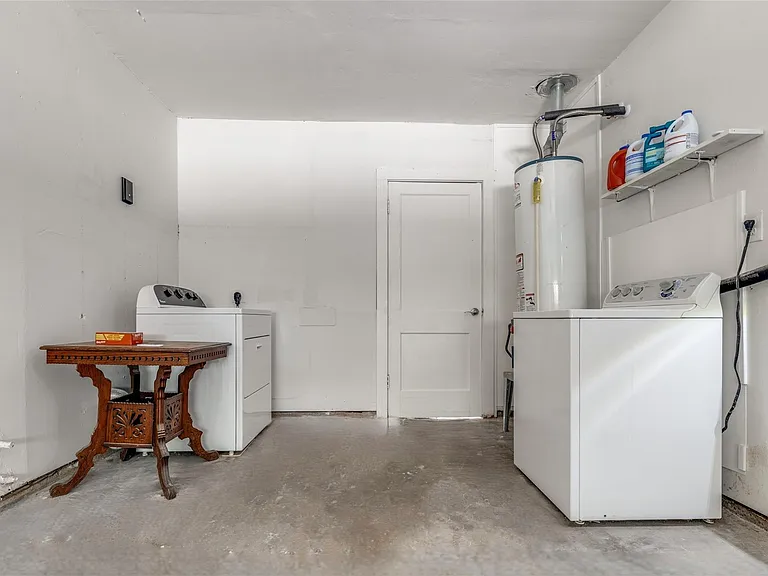 4034 Woodfin St — Photo 18