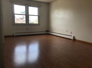 93 Montreal St, Lowell, MA 01852