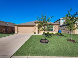 2261 Tombstone Dr, Forney, TX 75126