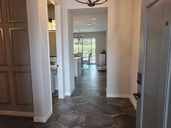 2nd image of 14590 W PASADENA Avenue