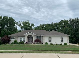 6 Hickory Hollow Ct, Jerseyville, IL 62052