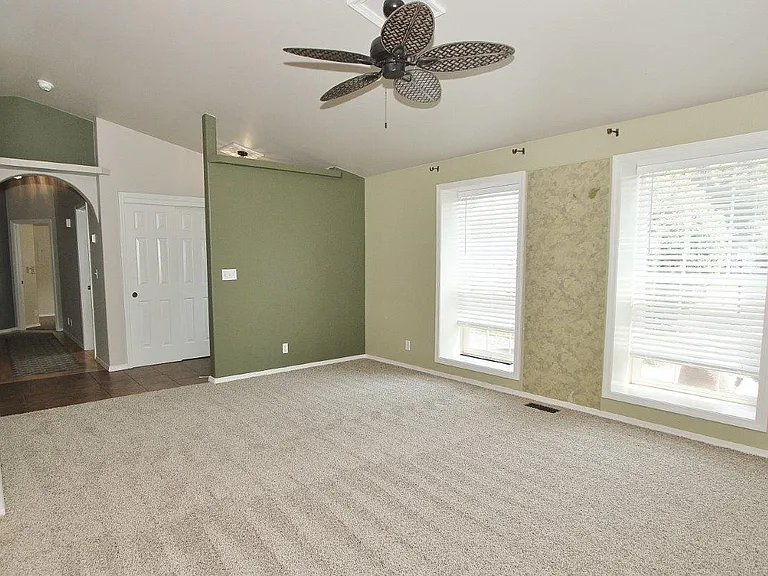 6153 N Portsmouth Ave — Photo 21
