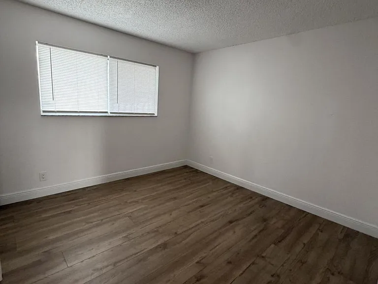 8720 N Sherman Cir #205 — Photo 10