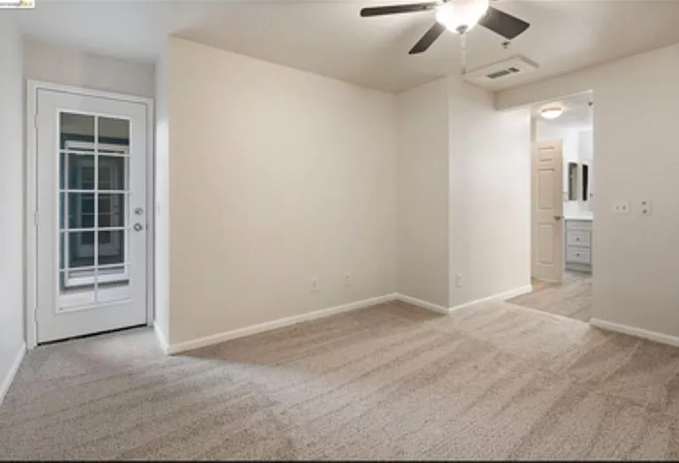 7283 Florin Mall Dr #14 — Photo 9