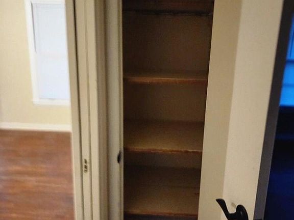 3rd image of 1318 E Bowie Ave