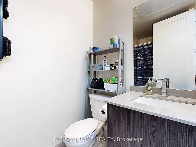 330 Richmond St W #209 — Photo 18