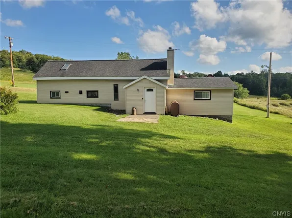 9542 Skaneateles Tpke, Hubbardsville, NY 13355