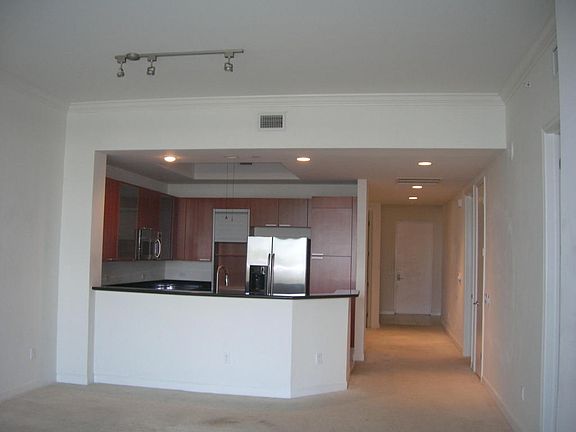 5th image of 2650 Lake Shore Dr Unit 103