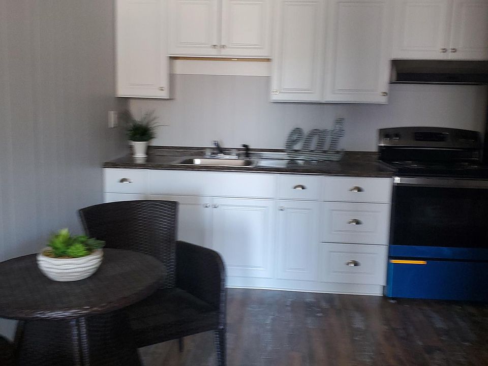 2nd image of 3317 Franklin Ave #11