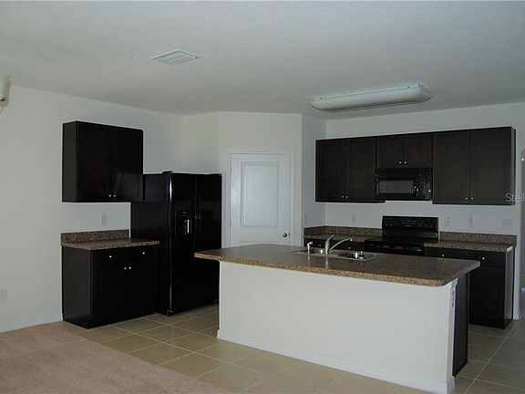 2nd image of 2635 NE 46th Ave