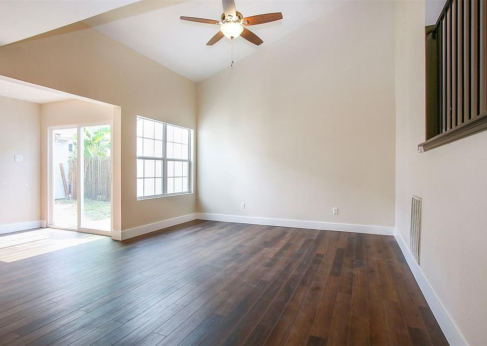 1st image of 10252 Rockcrest Dr