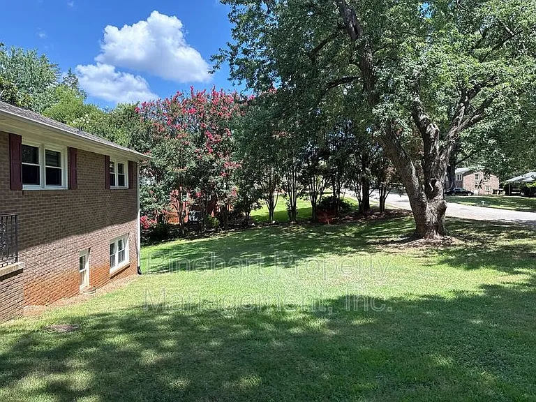645 Greenbriar Ave — Photo 26