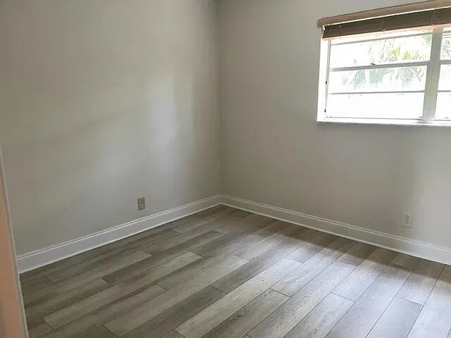 901 NE 3rd St #203 — Photo 10