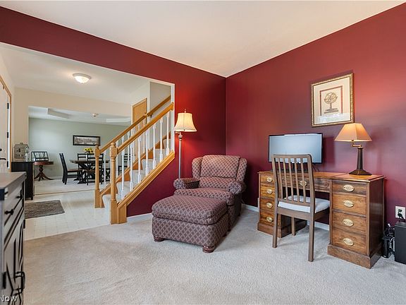 3rd image of 419 Treeview Dr