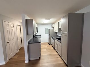 204 Mechanic St APT 37, Lebanon, NH 03766