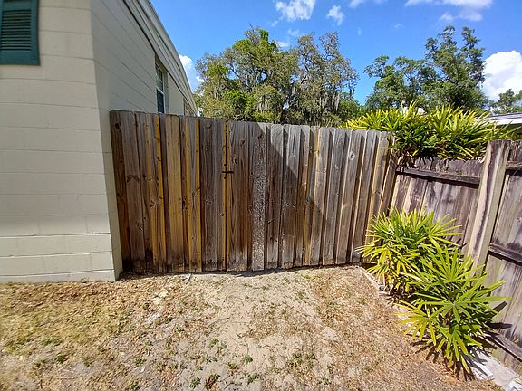 2nd image of 208 Redwood Ave