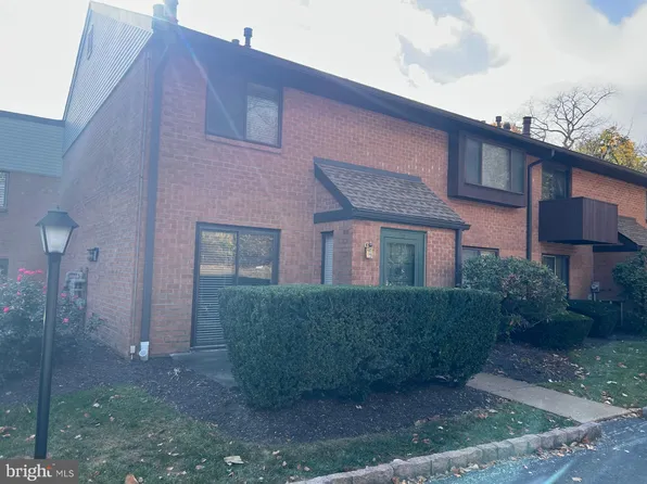 700 Ardmore Ave APT 210, Ardmore, PA 19003