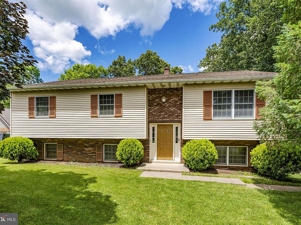 1st image of 31 Dennis Dr