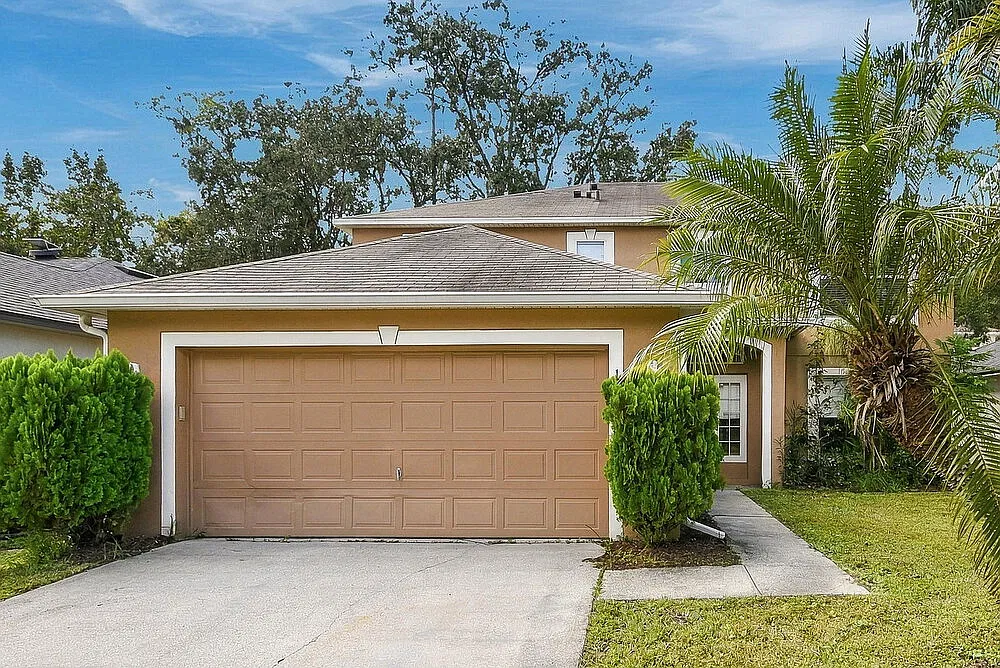 4 bed, 2.5 bath, 2222 sqft, $2,870 — Photo 1