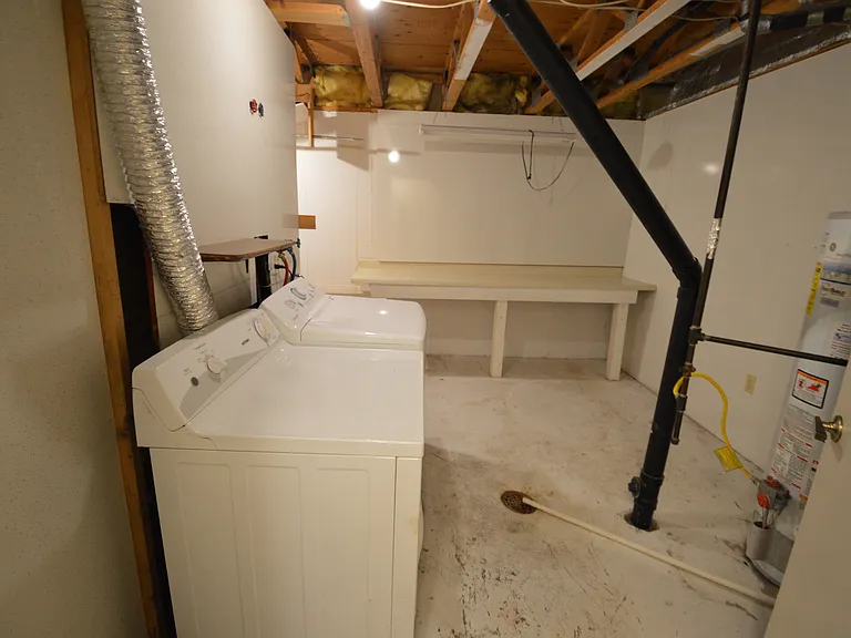 2027 Gyros Cir — Photo 12