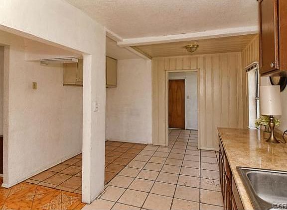 3rd image of 24754 E 4th St