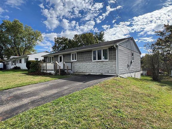 4th image of 243 Jeffrey Dr