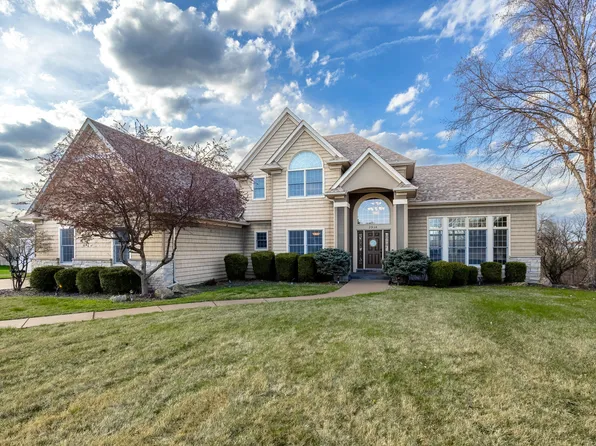 2916 E 45th Ct, Davenport, IA 52807