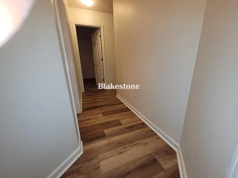111 Lake Valley Ln — Photo 9