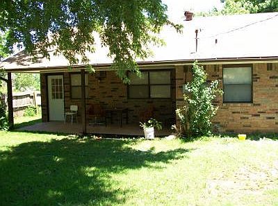 3rd image of 633 N Baer Dr