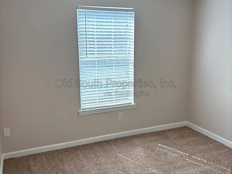 3111 Leesburg Sq — Photo 18