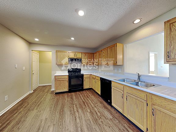 5th image of 5441 Montavia Ln