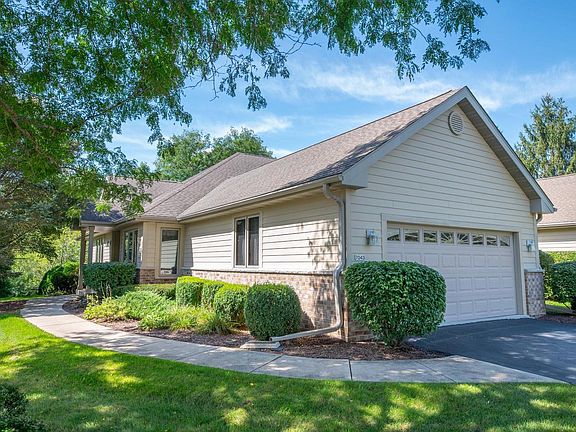 3rd image of 7043 S Lannonstone COURT